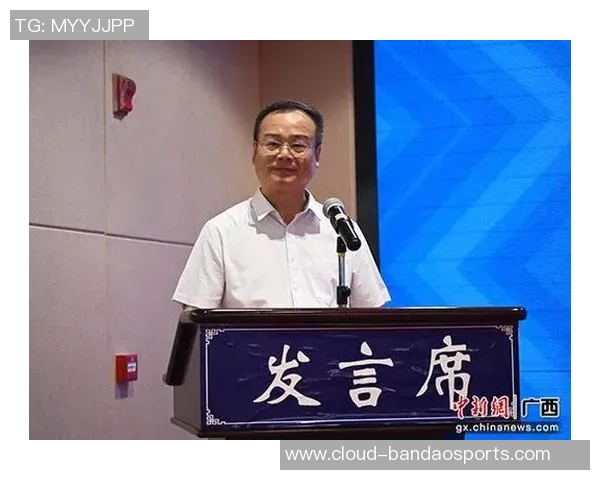 袁堂文：探索历史与文化交融的现代学者之路